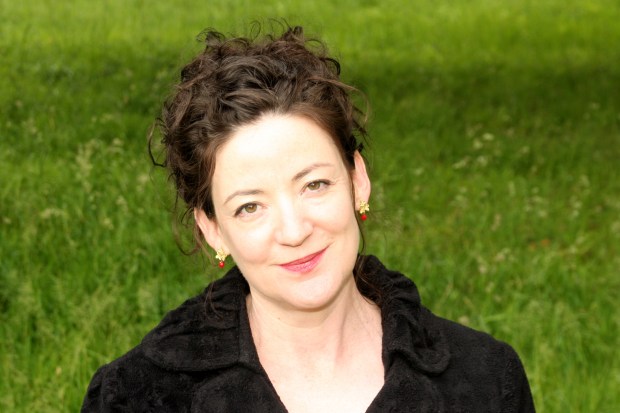 Monica McInerney photo by Ashley Miller (landscape)